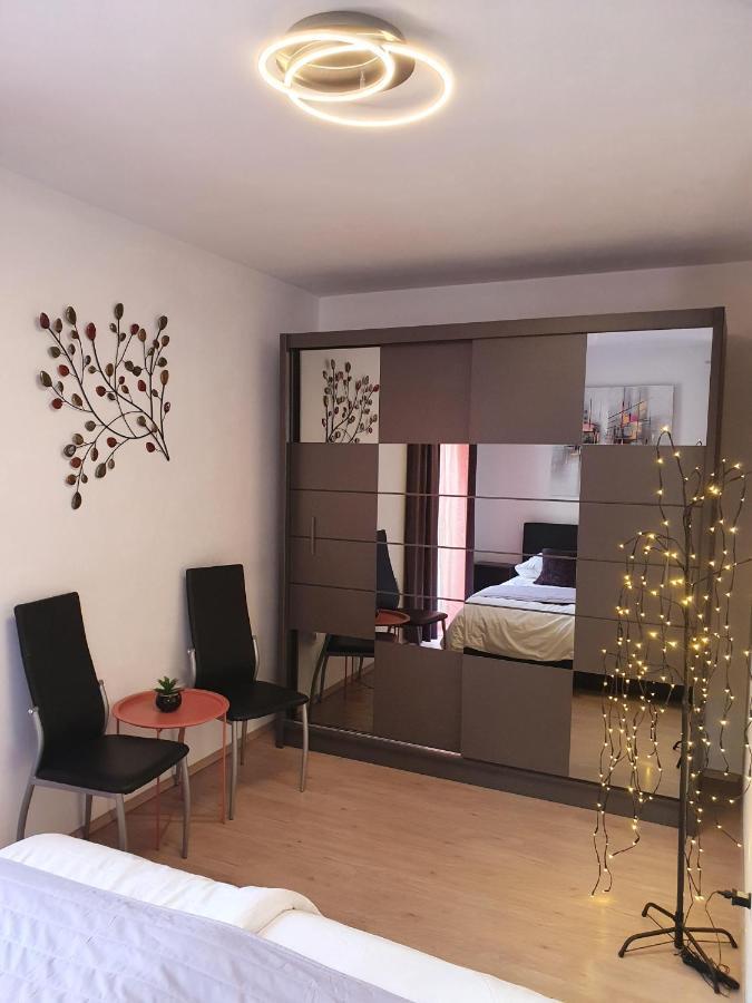 Apartment Dora Makarska Esterno foto